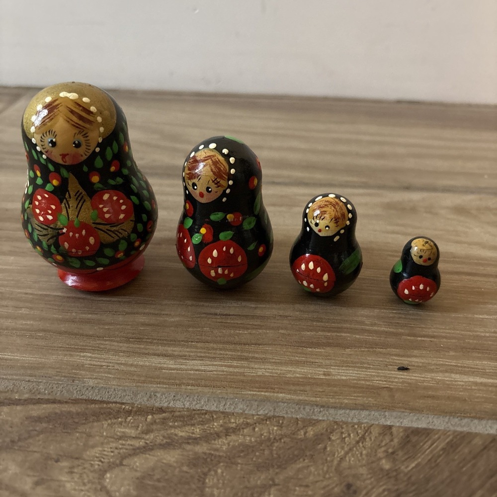 Vtg Hand Painted Wooden Russian Nesting Stacking Matryoshka 4 Dolls Strawberry